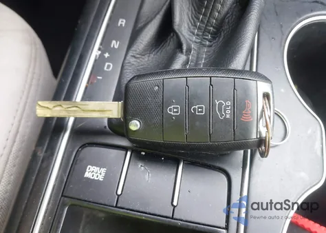 2017 Kia Sorento 2.4L Lx z USA, uszkodzony, nr VIN 5XYPG4A37HG202382